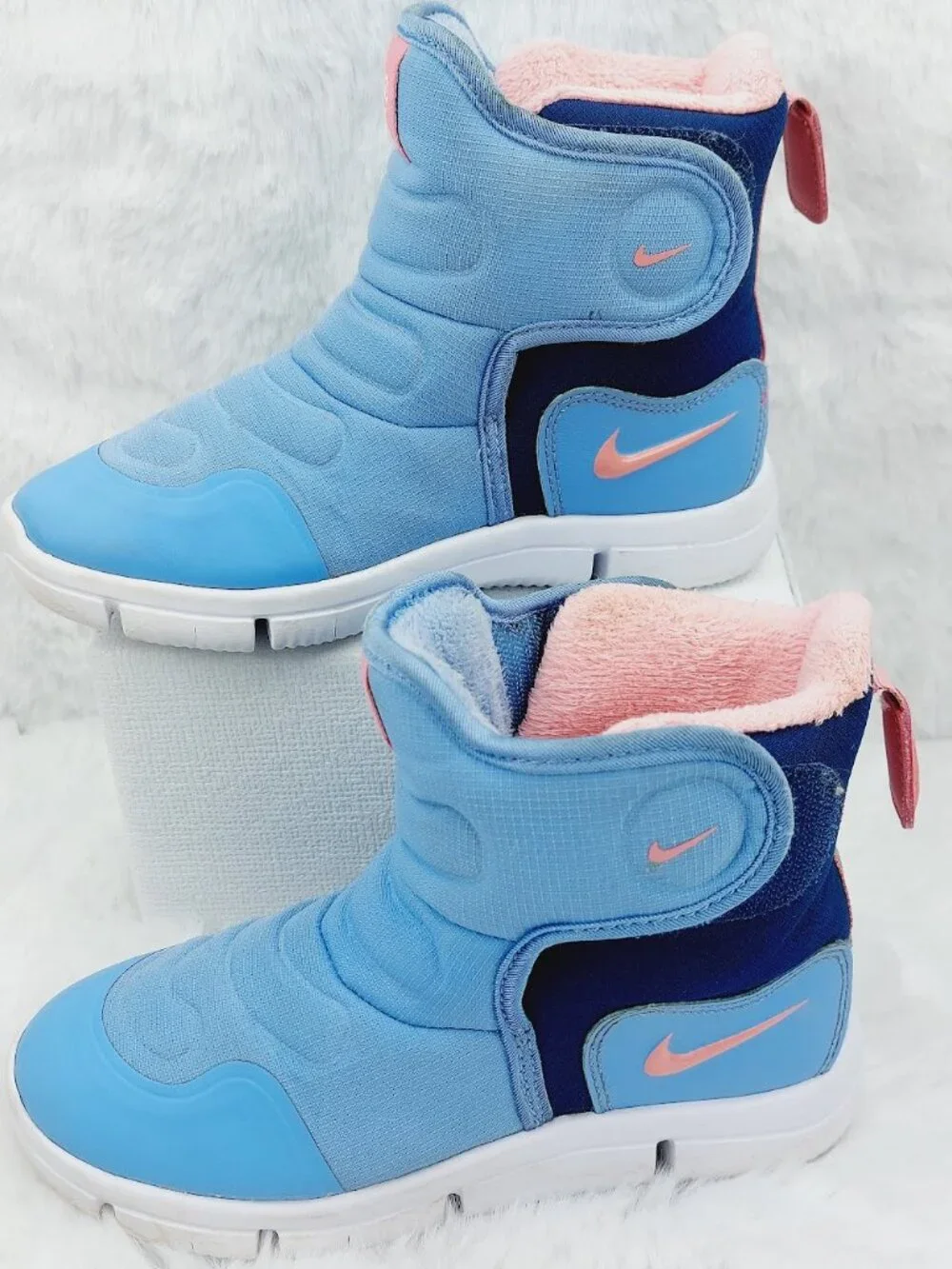 Nike Novice Girls' Light Blue Pink Gaze White Insulated Winter Boots Size 13.5
